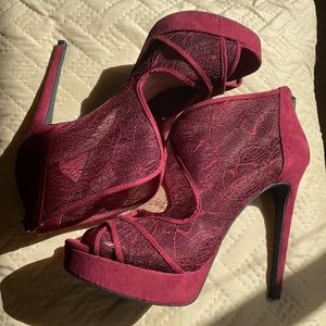 Jessica Simpson red high heels 7.5